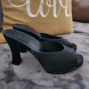 Vintage Candies Black Leather Slide heals size 8